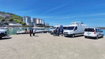 Araklı&rsquo;da kayıp gen&ccedil; i&ccedil;in denizde arama &ccedil;alışmaları yoğunlaştırıldı
