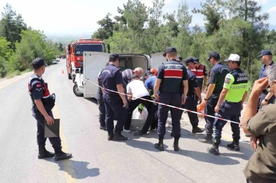 Aramaya &ccedil;ıktığı babasının cansız bedeniyle karşılaştı
