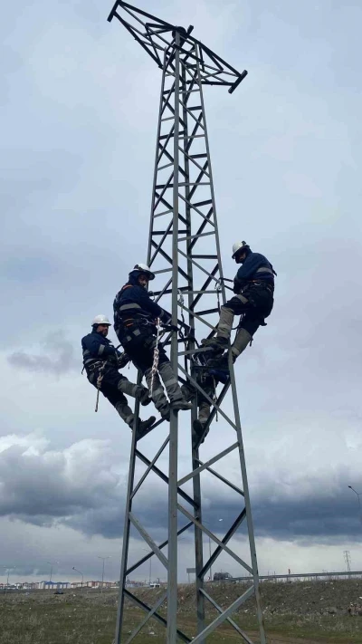 Aras Elektrik, G&uuml;venlik k&uuml;lt&uuml;r&uuml;ne dikkat &ccedil;ekiyor
