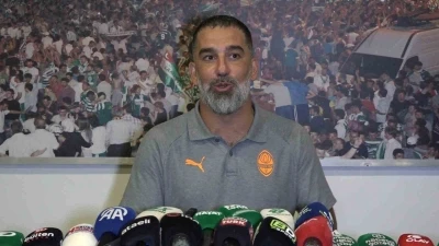 Arda Turan&rsquo;dan Bursaspor&rsquo;a ve taraftara &ouml;vg&uuml;
