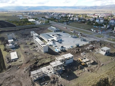 Ardahan Belediyesi Galericiler sitesi inşaatı tüm hızıyla sürüyor

