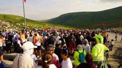 Ardahan&rsquo;da Ata&rsquo;nın sil&uuml;etine bulut engeli
