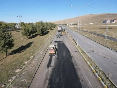 Ardahan’da yol çalışması sürüyor
