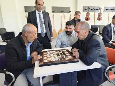 Arıcak’taki Dama Turnuvası’nda  yarı final heyecanı
