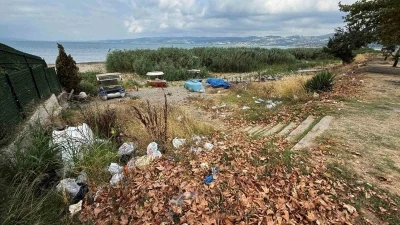 Arifiye Gölbaşı Park’ta çevre rezaleti: Piknik alanı çöplüğe döndü
