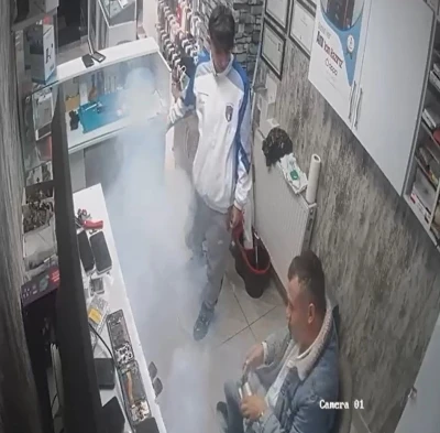 Arızalanan batarya tamir edilirken alev aldı
