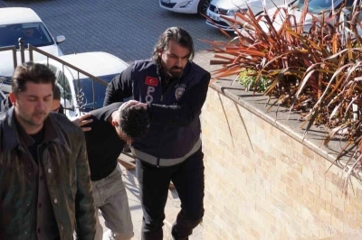 Arkadaşını bı&ccedil;aklayarak &ouml;ld&uuml;ren şahıs tutuklandı

