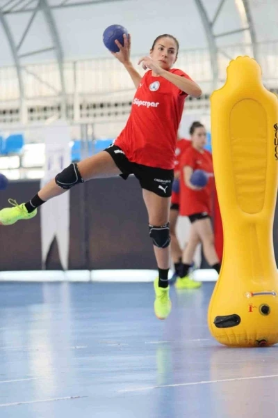 Armada Praxis Yalıkavak sezonu yenimahalle deplasmanında açıyor
