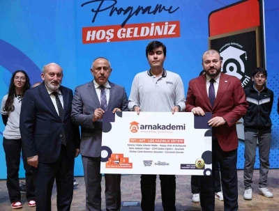 ArnAkademi ile YKS ve LGS yolculuğunda dijital g&uuml;&ccedil; Arnavutk&ouml;y&rsquo;de
