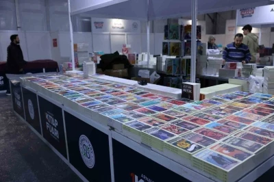 Arnavutköy’de 1. Kitap Fuarı kapılarını açtı, onlarca ünlü isim kitapseverlerle buluşacak
