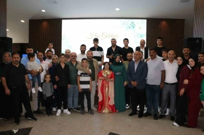 Arnavutköy’de Dilan’ın hayali gerçek oldu: Down sendromlu genç kıza temsili düğün
