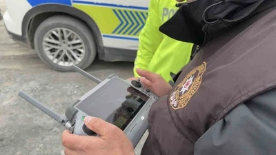 Arnavutk&ouml;y&rsquo;de drone destekli trafik denetimi: Hatalı sollama yapma ve ehliyetsiz ara&ccedil; kullanımına toplamda 96 bin 314 TL ceza
