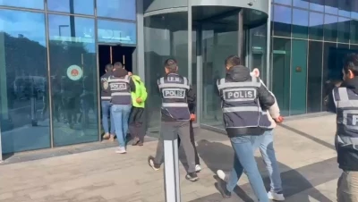 Arnavutk&ouml;y&rsquo;de hara&ccedil; &ccedil;etesine darbe: Lastik&ccedil;iyi kurşunlayan 5 ş&uuml;pheli yakalandı
