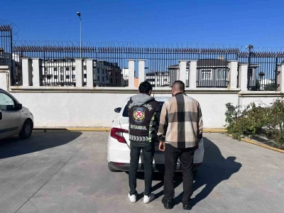 Arnavutköy’de, kırmızı ışıkta geçip karşıya geçen çocukları tehlikeye atan sürücü yakalandı
