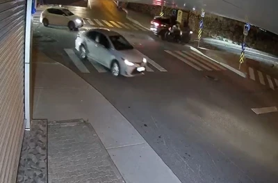 Arnavutköy’de motosikletle otomobil çarpıştı: 2 yaralı
