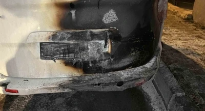 Arnavutk&ouml;y&rsquo;de park halindeki otomobil alev aldı: 2 ara&ccedil; kullanılamaz hale geldi
