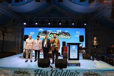 Arnavutköy’de &quot;Bingöl-Muş Memleket Günleri&quot; renkli görüntülere sahne oldu
