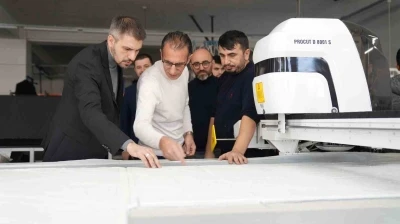 Arnavutk&ouml;y&rsquo;de Radyocular at&ouml;lyede &uuml;retimin kalbine kulak verdi
