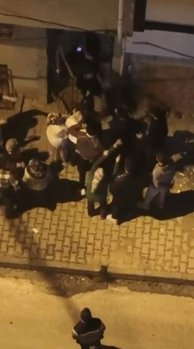 Arnavutköy’de ’ses’ tartışması sopalı kavgaya dönüştü
