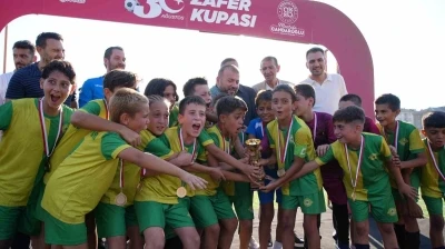 Arnavutköy’de U-11 Minikler Futbol Şampiyonası Zafer Bayramı coşkusuyla gerçekleşti
