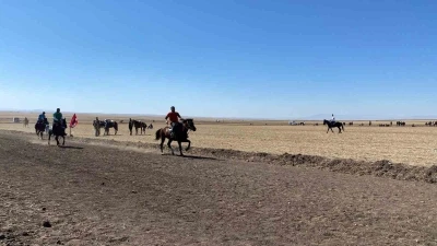Arpaçay’da 4. Geleneksel Rahvan At Yarışları yapıldı
