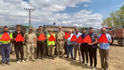 Arpaçay’da jandarma çiftçileri bilgilendirdi
