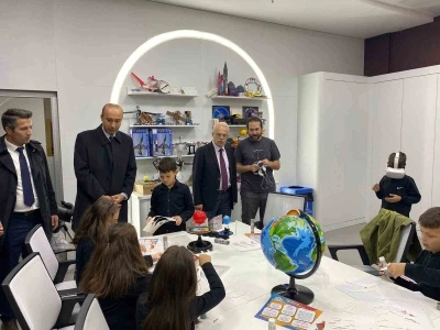 Arslantürk &quot;Bilim Merkezi gençlerin gelişmesine büyük fırsat&quot;
