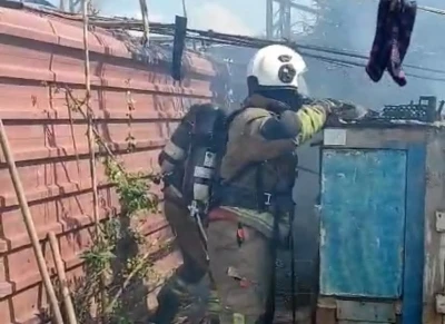 Arsuz&rsquo;d baraka iş yerinden alevler y&uuml;kseldi
