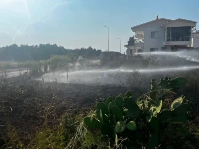 Arsuz&rsquo;da otluk alan yangını
