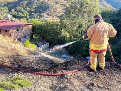 Arsuz’da otluk alanda yangın
