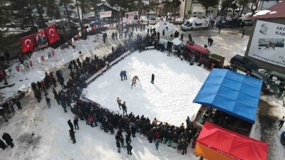 Artvin&rsquo;de 300 yıllık kar &uuml;st&uuml; karakucak geleneği yaşatılıyor
