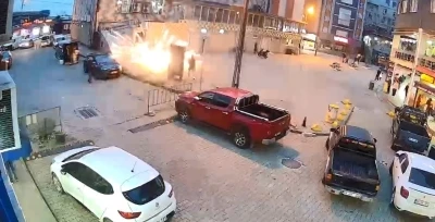 Artvin&rsquo;de cami &ouml;n&uuml;nde atılan havai fişekler korku ve paniğe neden oldu

