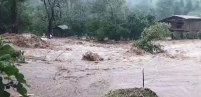 Artvin’de sağanak yağış sele neden oldu
