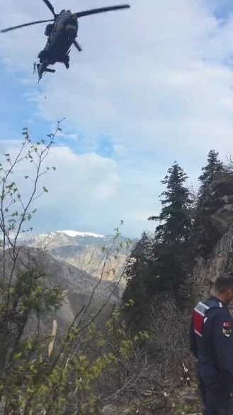 Artvin&rsquo;de yaylada d&uuml;şerek yaralanan vatandaş helikopterle kurtarıldı

