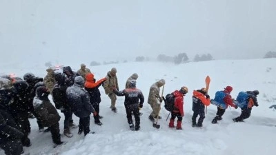 Artvin'deki faciada 3. g&uuml;n! &Ccedil;ığ altında kalan &ccedil;oban aranıyor