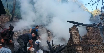 Artvin Yusufeli’de yangın: Ev, ahır ve samanlık kül oldu
