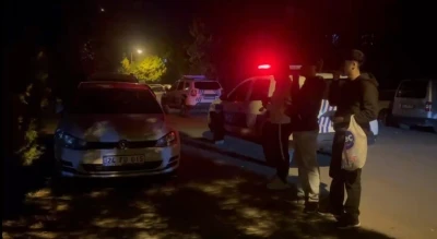 Asayiş olayını çekirdek çitleyerek izlediler
