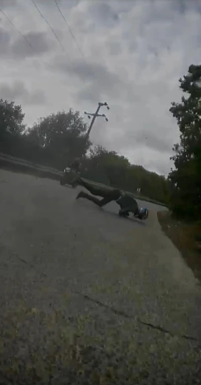 Asfalttaki yarık yüzünden ölümden döndü
