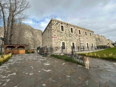 Asırların izini taşıyan Horhor Medresesi Camii, çevre düzenlemesiyle yeniden nefes aldı
