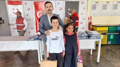 Aşkale&rsquo;de bayramlaşma geleneği s&uuml;r&uuml;yor
