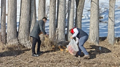 Aşkale&rsquo;de yaban hayatı i&ccedil;in doğaya yem bırakıldı
