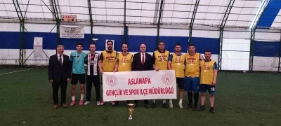 Aslanapa&rsquo;da kurumlar arası futbol turnuvası tamamlandı

