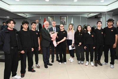 Aslı Derbent &Ouml;zkan Lisesi &ouml;ğrencileri Belediye Meclisi&rsquo;ne konuk oldu
