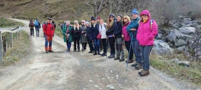 Asmasu Şelalesi&rsquo;ne y&uuml;r&uuml;d&uuml;ler
