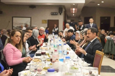 Asrın felaketinde &ouml;ks&uuml;z ve yetim kalan &ccedil;ocuklar iftar sofrasında bir araya geldi
