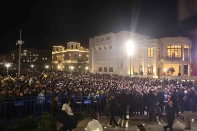 Asrın felaketinin 3&rsquo;&uuml;nci yıl d&ouml;n&uuml;m&uuml;nde Hatay&rsquo;da binlerce kişi sessiz y&uuml;r&uuml;y&uuml;ş ger&ccedil;ekleştirdi
