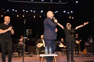 Atakum&rsquo;da Edip Akbayram ve Volkan Konak anıldı
