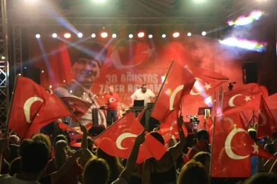 Atakum’da Zafer Bayramı coşkusu
