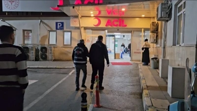 Ataşehir Belediyesi&rsquo;ne yapılan yolsuzluk operasyonunda g&ouml;zaltına alınan 5 kişi sağlık kontrol&uuml;nden ge&ccedil;irildi
