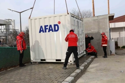 Ataşehir Belediyesinden deprem riskine karşı &ouml;nemli adım: İki mahalleye daha deprem konteyneri
